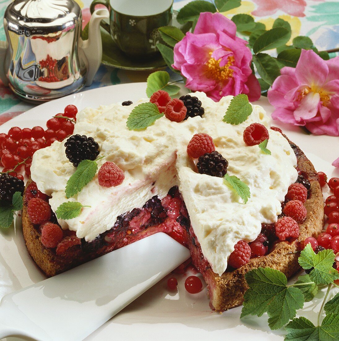 Summer berry flan with cream