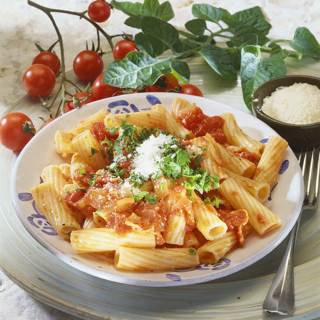 Rigatoni mit Tomatensauce