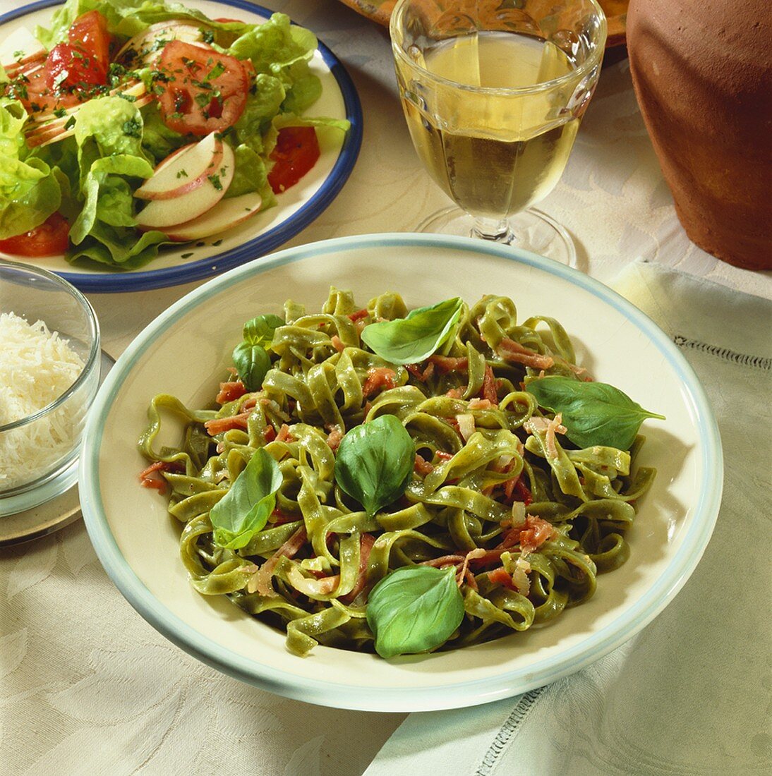 Green tagliatelle alla carbonara