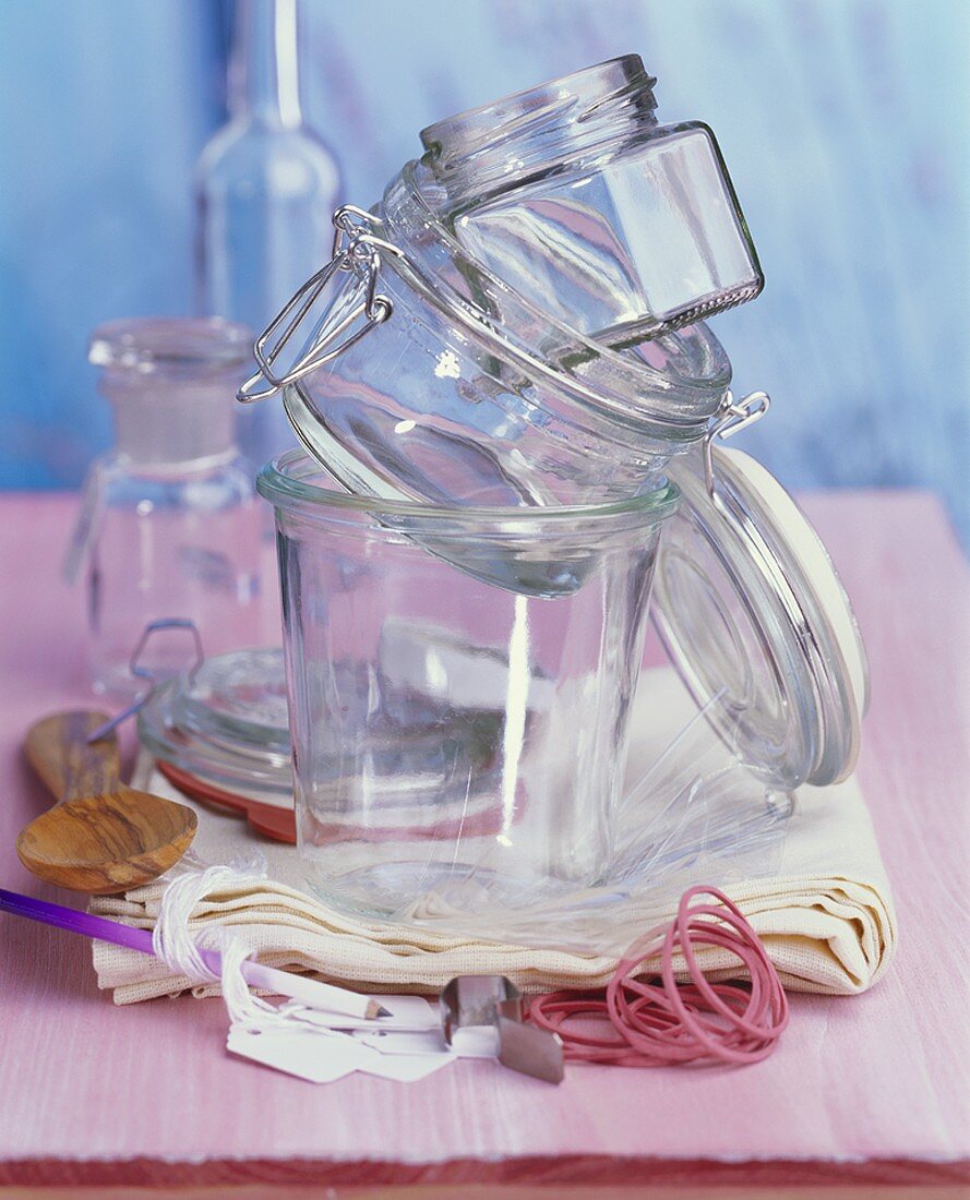 Utensils for bottling (jars, elastic bands etc.)