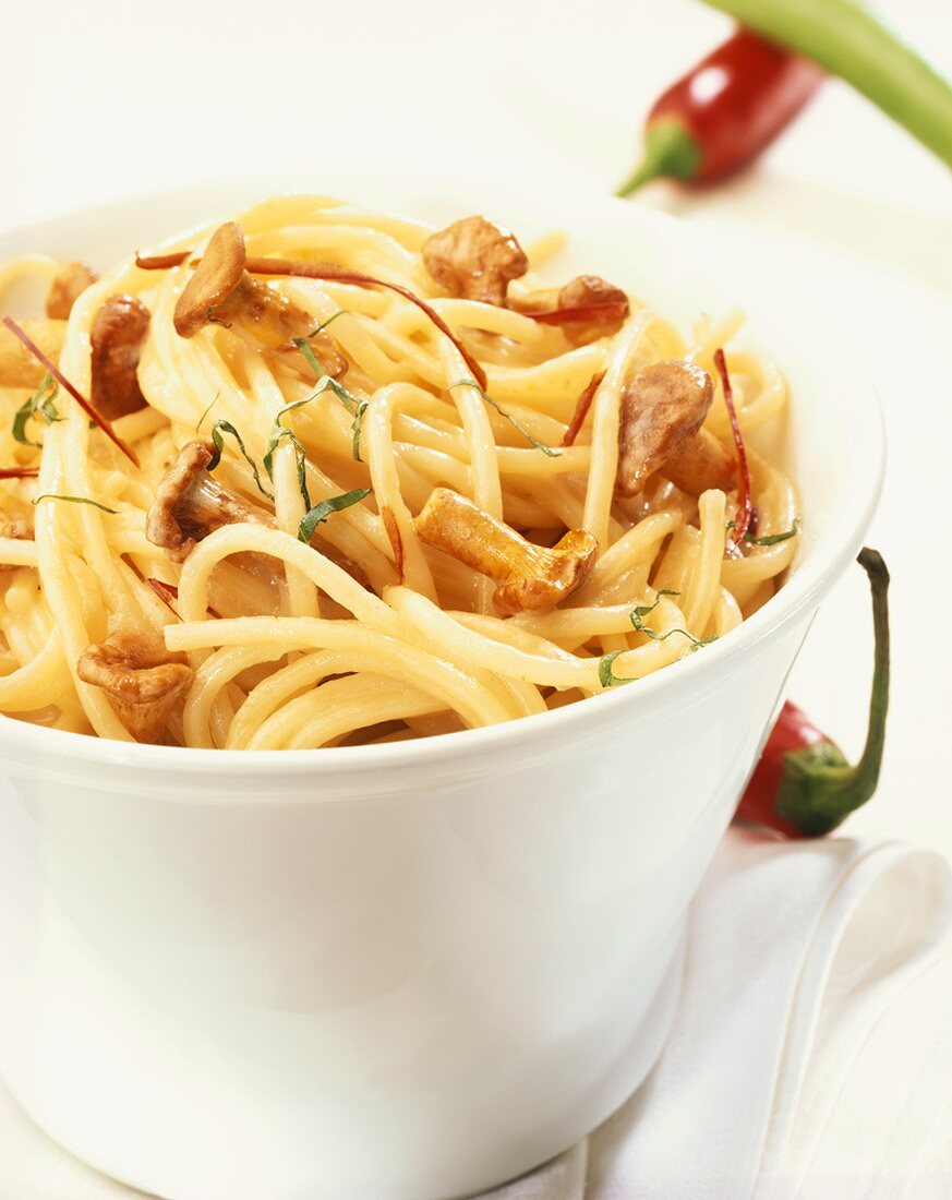 Spaghetti with chanterelles