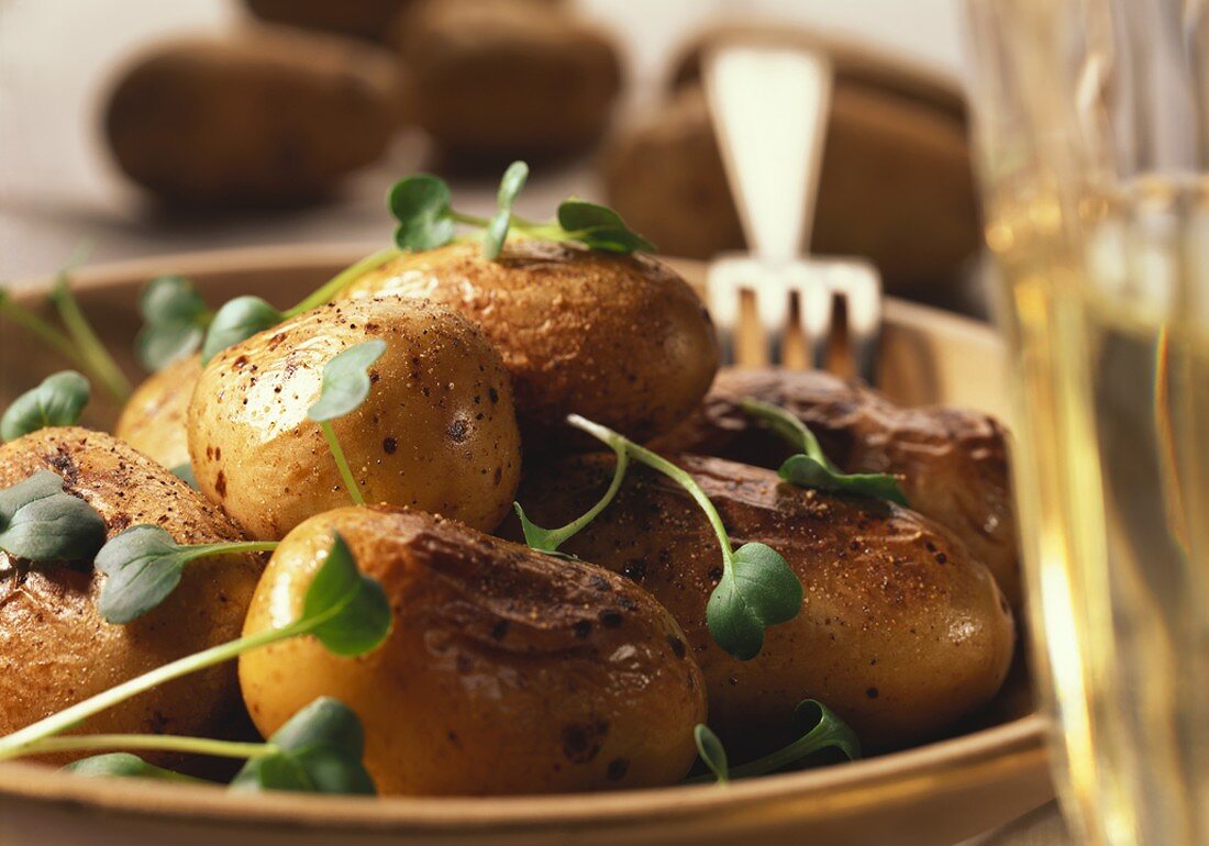 Gebackene Kartoffeln mit Brunnenkresse