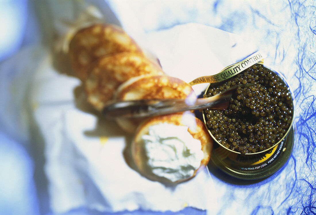 Iranischer Kaviar mit Blinis