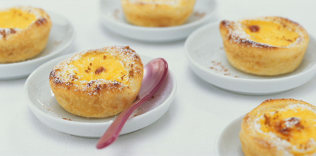 Puff pastry custard tarts