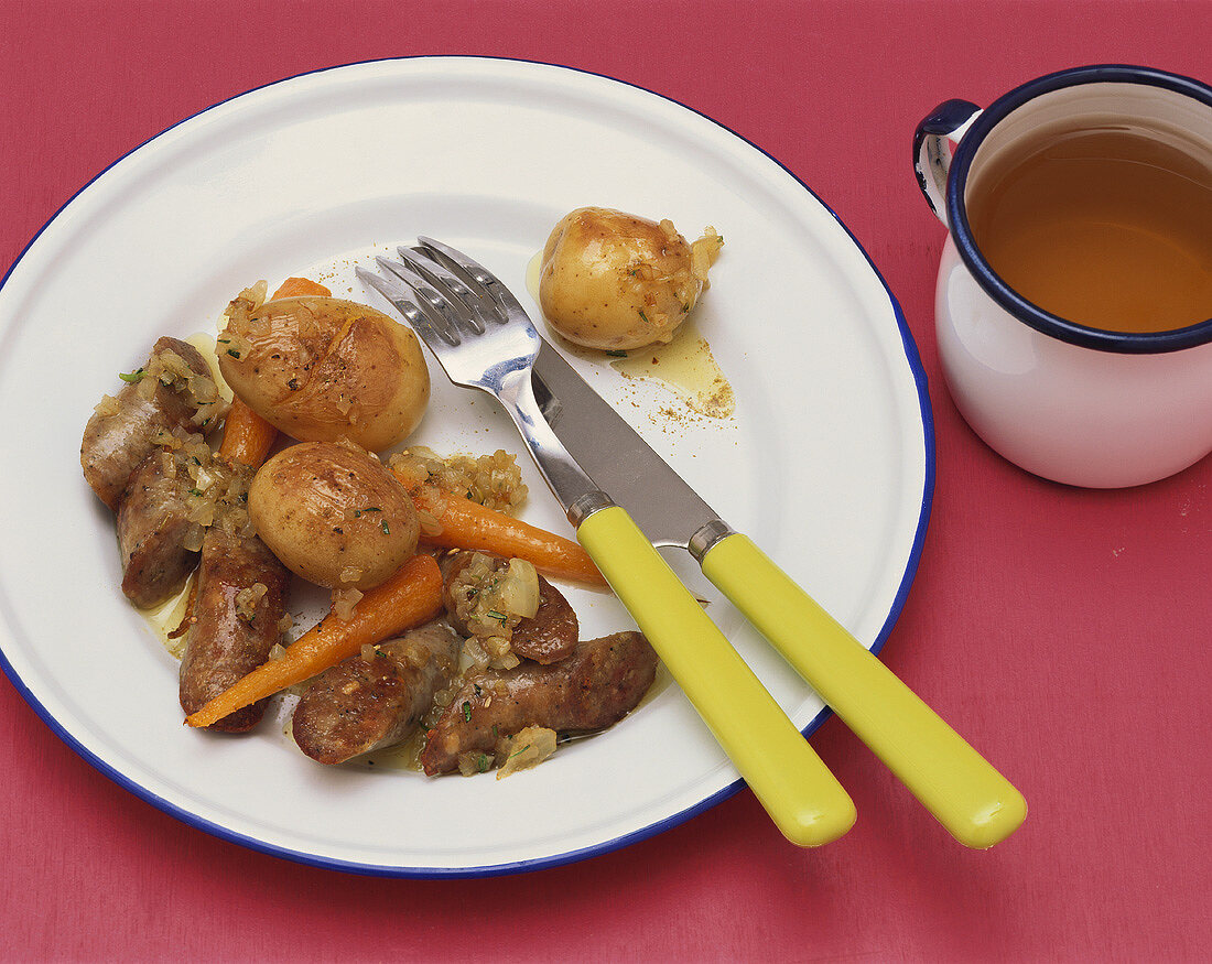 Lammmbratwürtschen mit gebratenenen Frühkartoffeln & Karotten