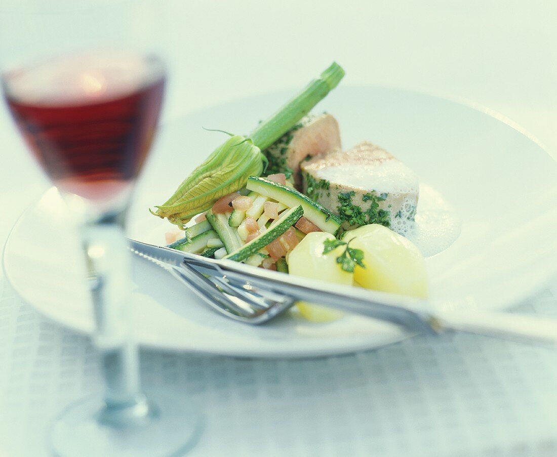 Veal medallions with courgettes and courgette flower