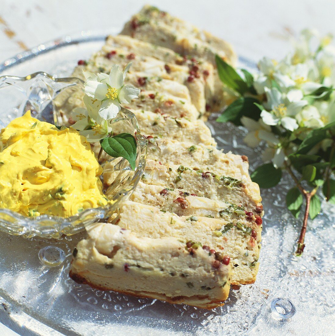 Schellfisch-Lachs-Pastete mit Safrancreme