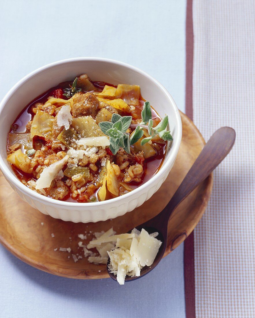 Zuppa con il cavolo bianco (Krauteintopf mit Kalbfleisch)