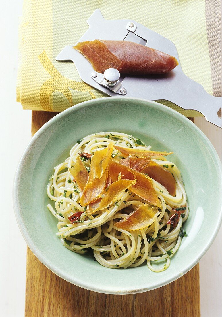 Spaghetti con la bottarga (Spaghetti mit Fischrogen, Italien)