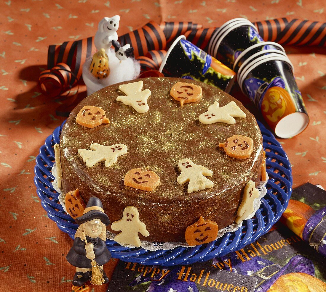 Ein Halloween-Kürbis-Kuchen