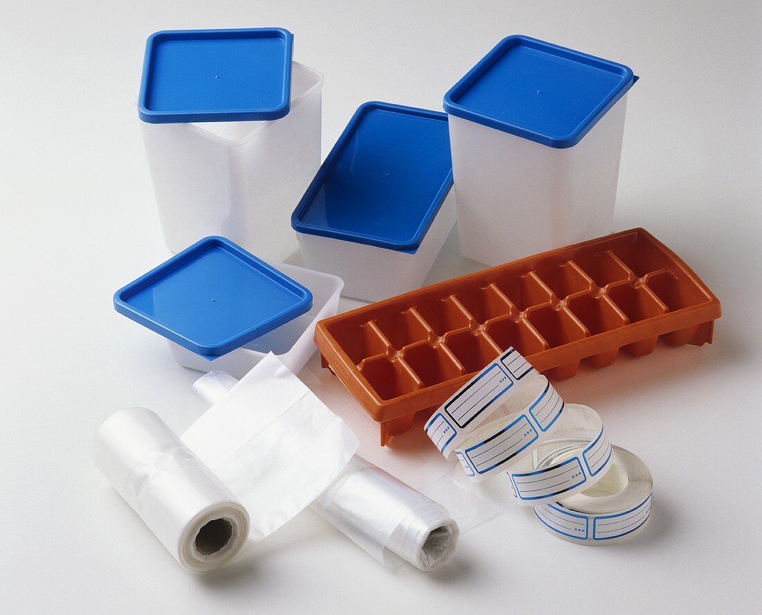 Einfrieren: Plastikboxen, Eiswürfelbehälter, Gefrierbeutel