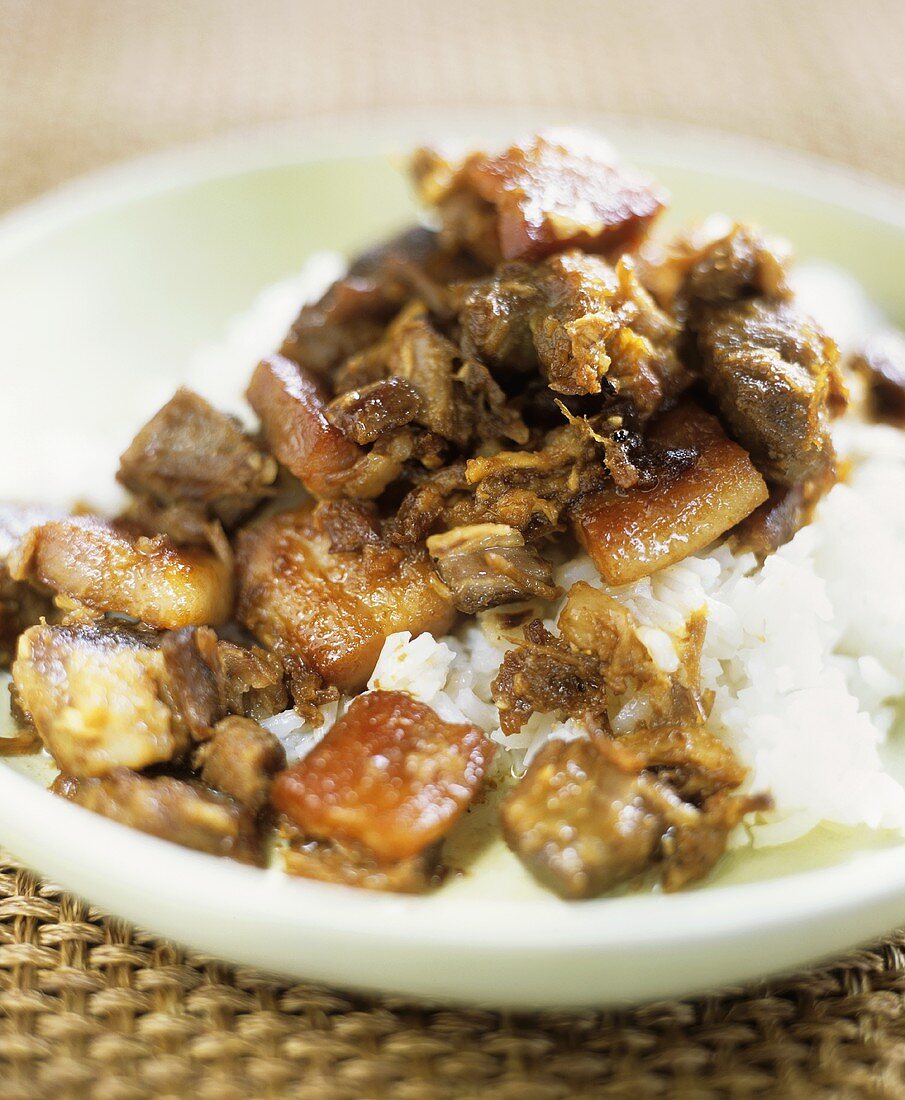 Filipino pork adobo (Mariniertes Fleisch, Philipinen)