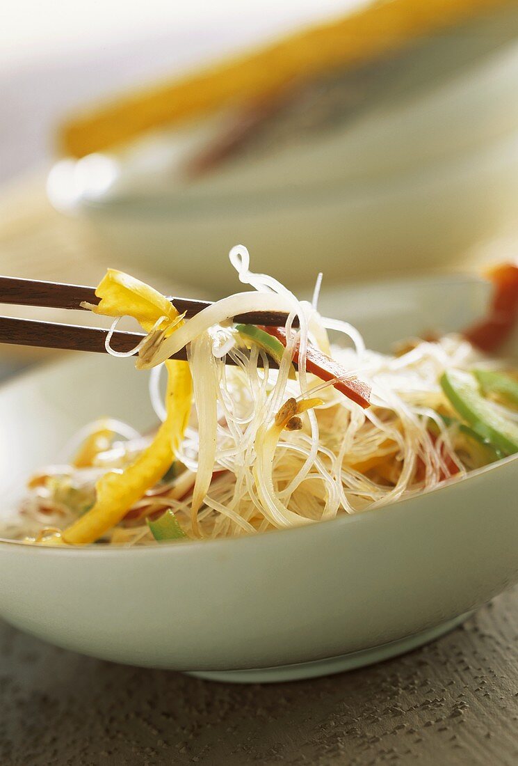 Glass noodles with peppers and sprouts