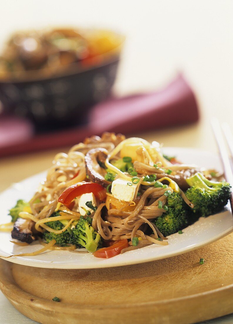 Buckwheat noodles with smoked tofu and vegetables