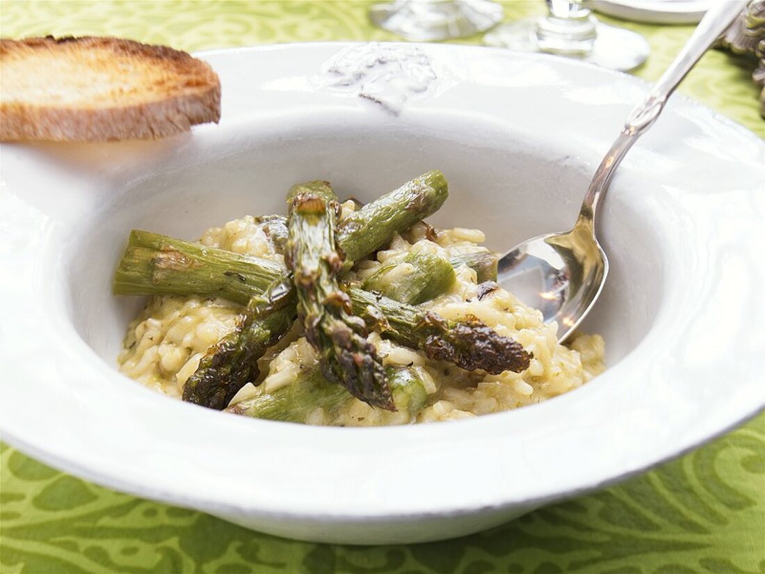 Risotto with green asparagus