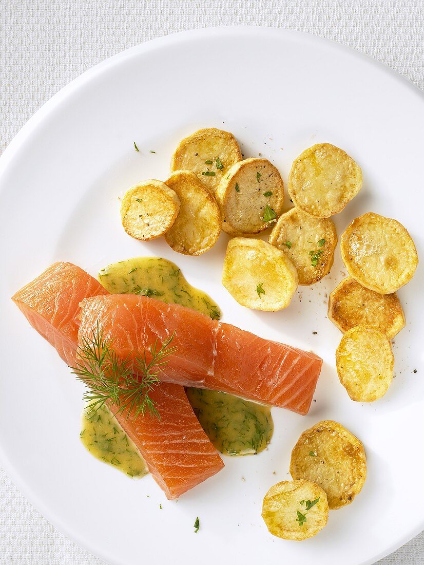 Marinated salmon with mustard & dill sauce & fried potatoes