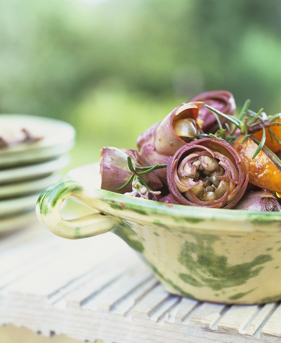 Artichoke and orange salad with rosemary
