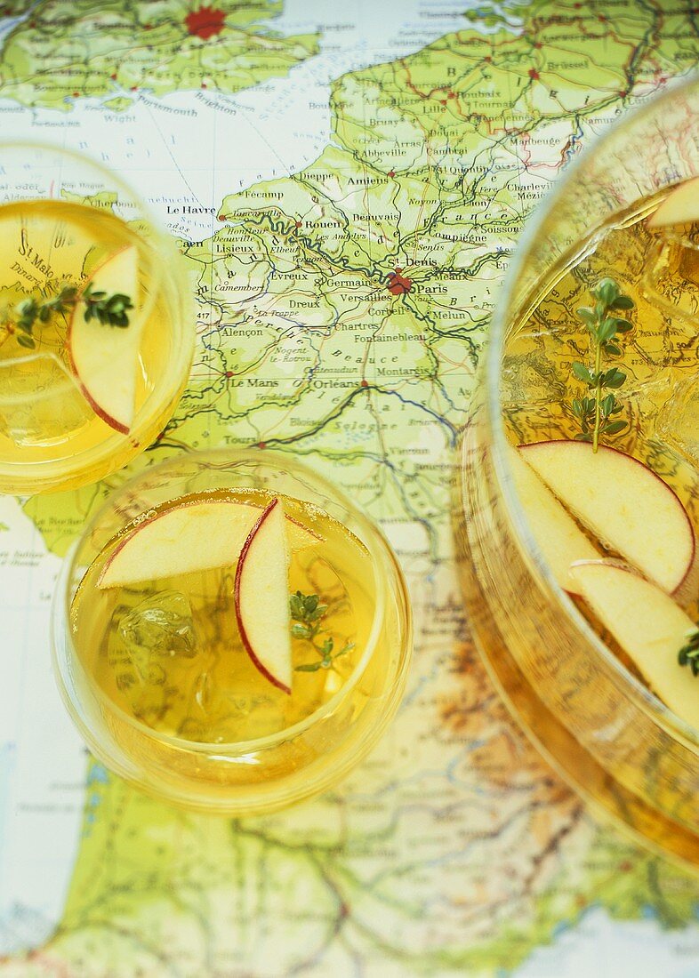 Cold cider drink with lemon thyme
