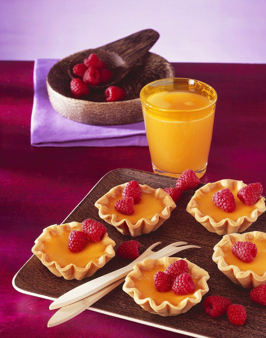 Fruit tarts with raspberries