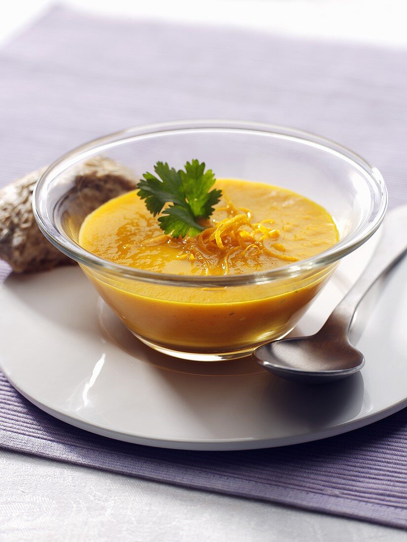 Curried carrot soup with orange