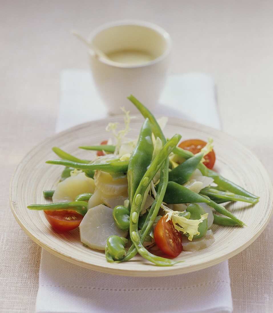 Topinambursalat mit grünen Bohnen und Kirschtomaten