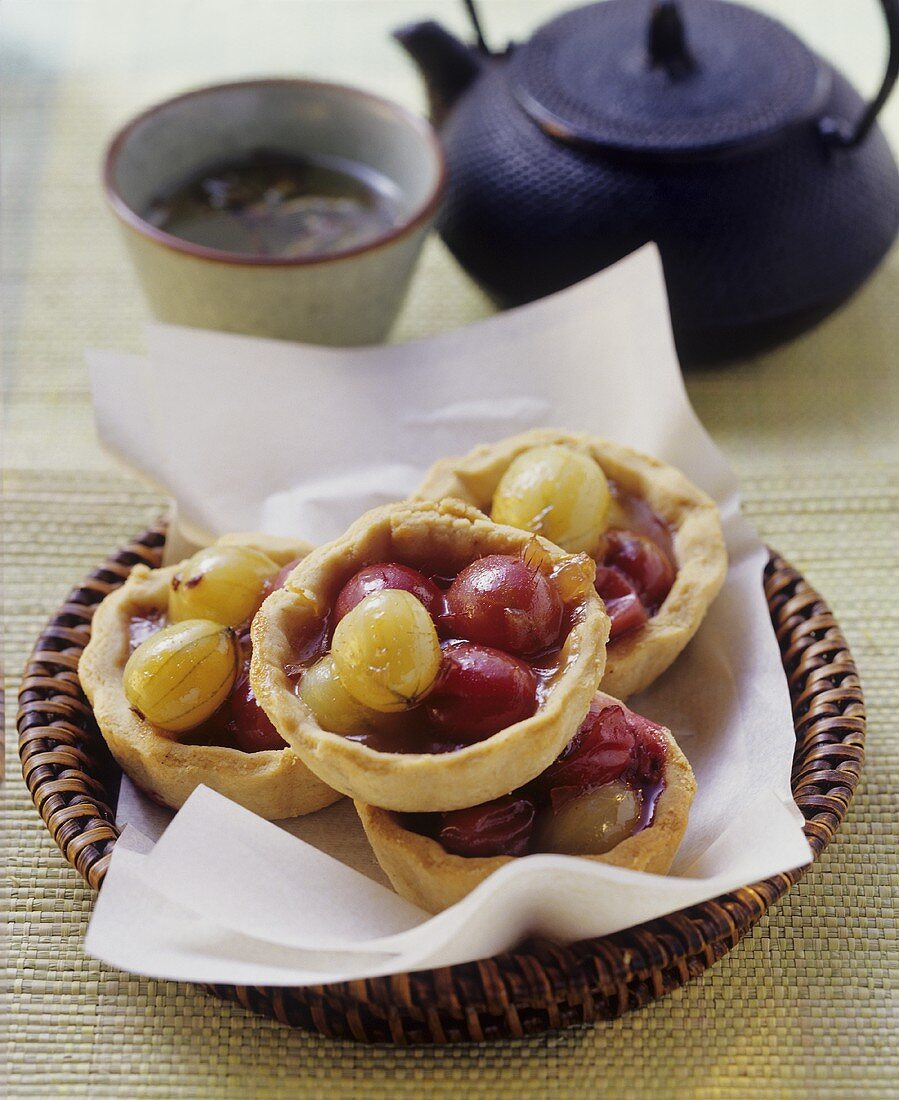 Pikante Stachelbeer-Tarteletts mit Garam masala