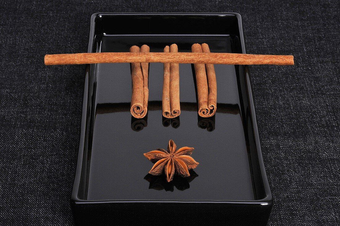 Star anise and cinnamon sticks