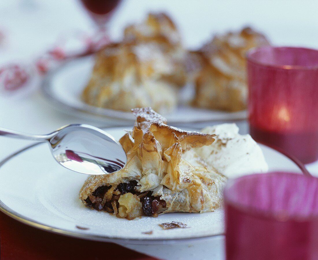 Filo pastry parcels with a mincemeat filling