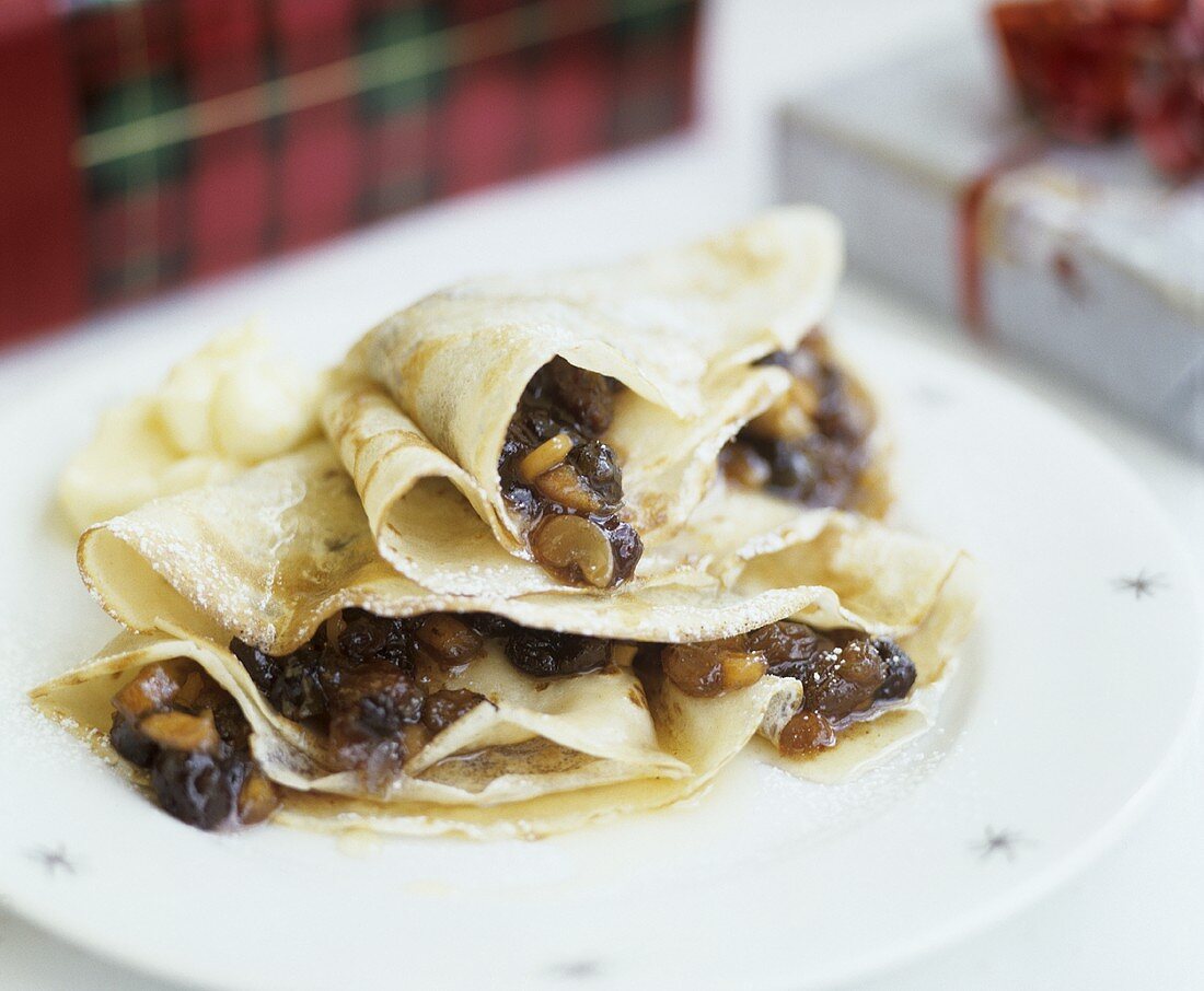 Crêpes with festive mincemeat filling