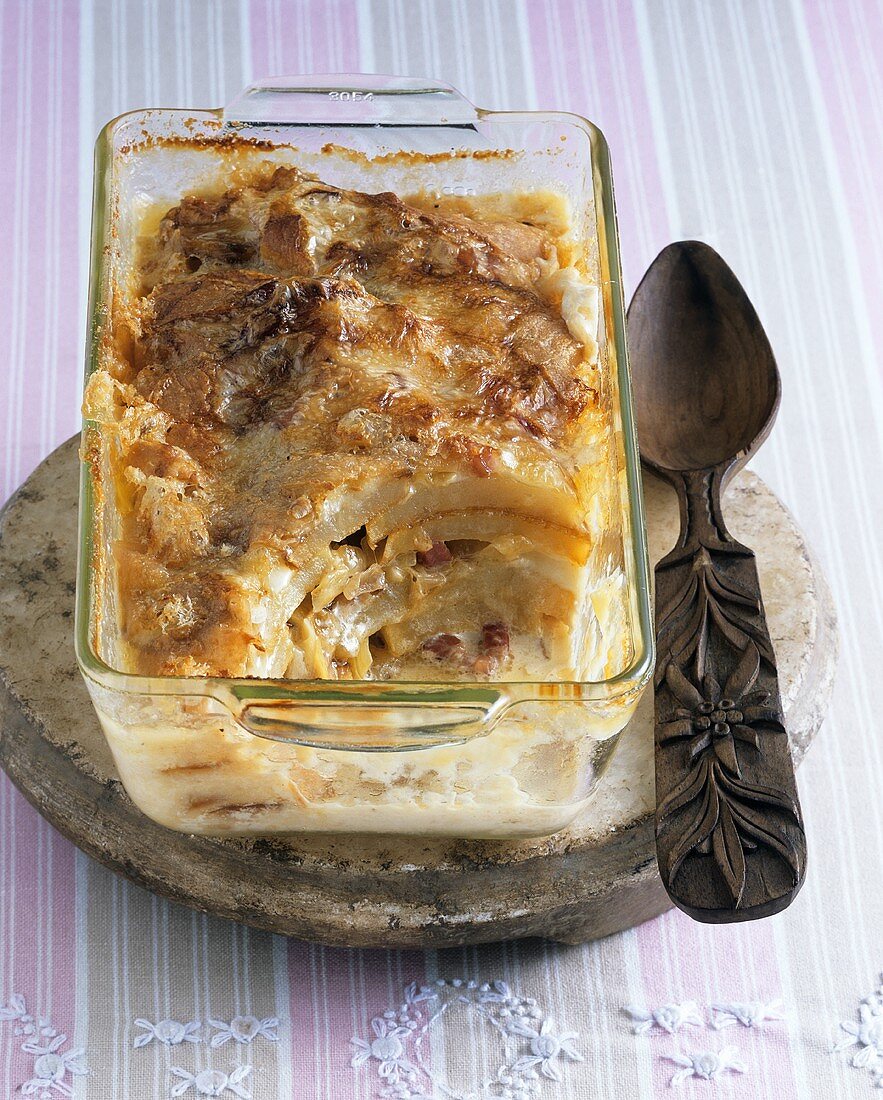 Tartiflette (Kartoffelauflauf mit Reblochon-Käse, Frankreich)