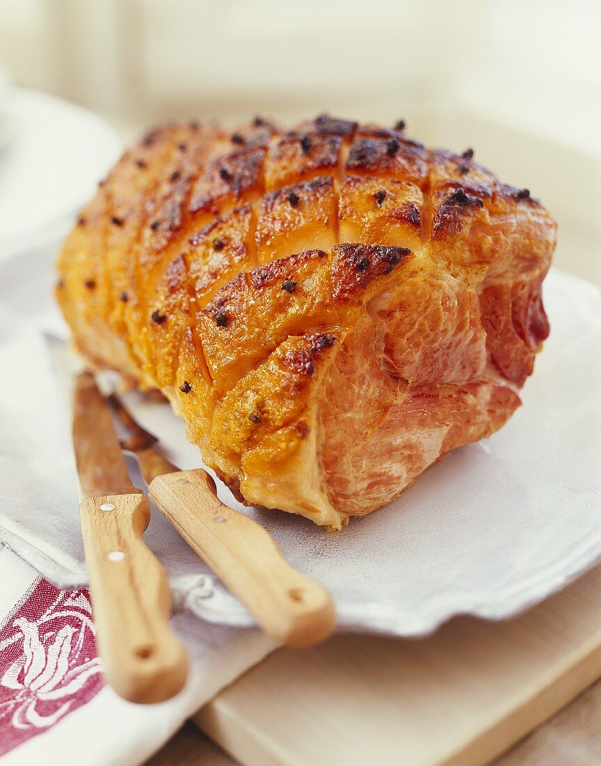 Beer-glazed roast ham for Christmas