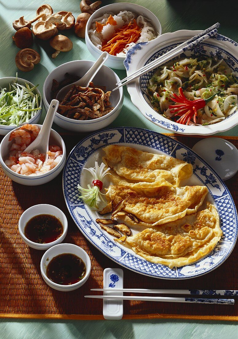 Savoury pancakes and sweet and sour cabbage (Korea)