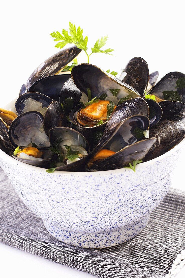 Mussels in a white wine sauce with parsley