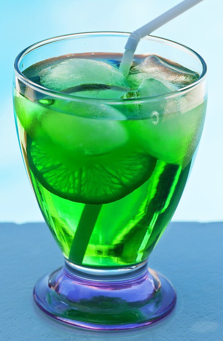 Peppermint cocktail with lime over ice