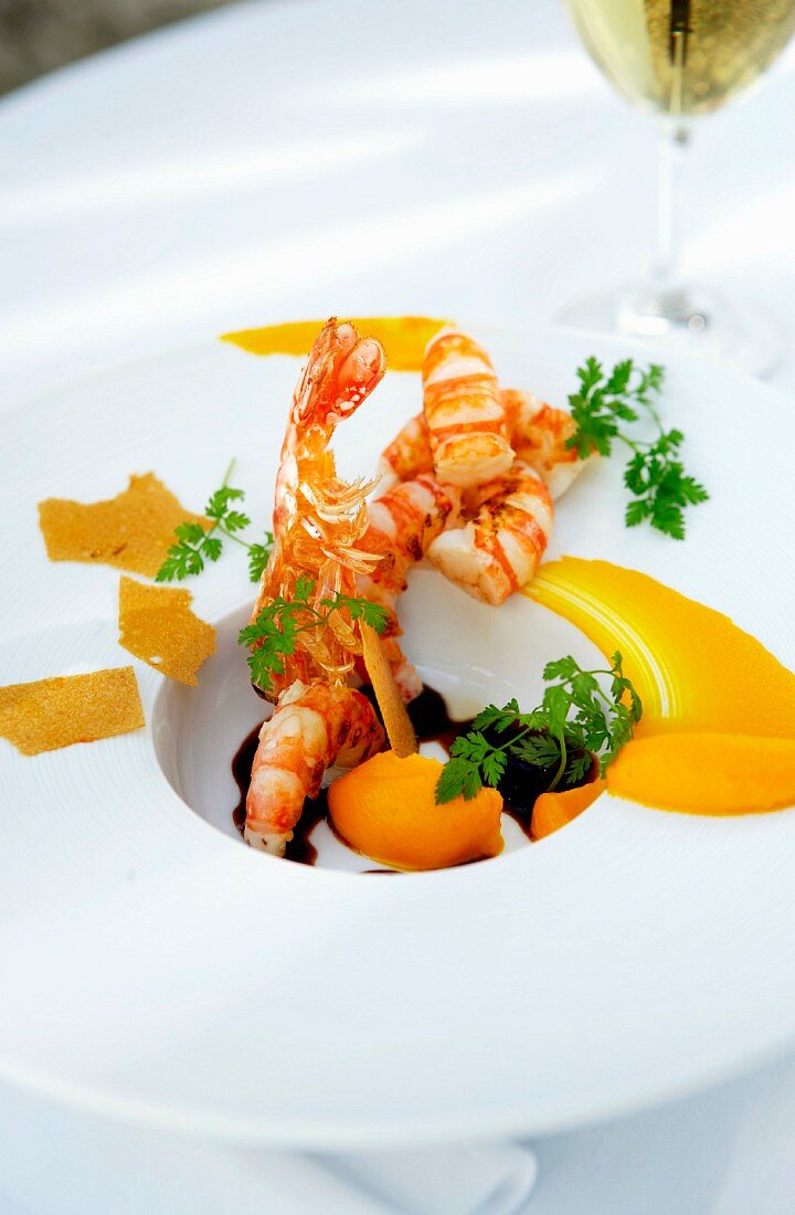 Prawns with sauce and fruit
