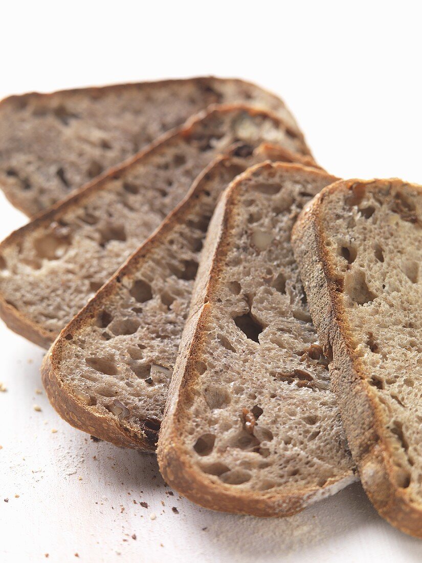 Bauernbrot aufgeschnitten