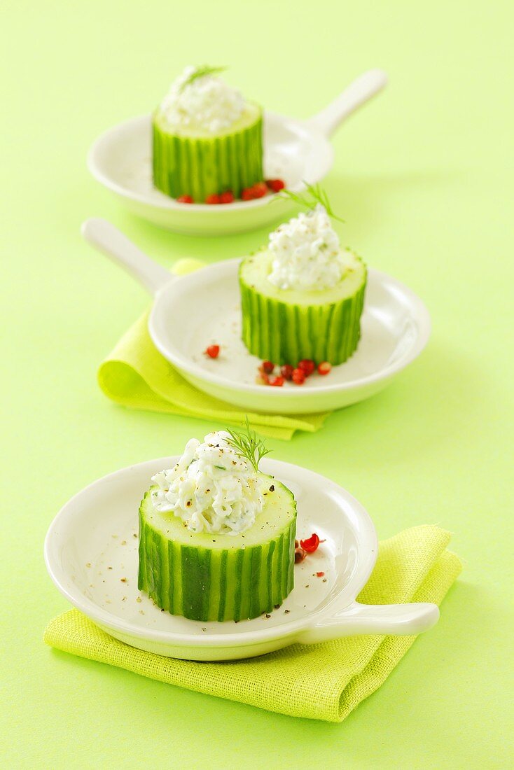 Stuffed cucumbers with herbal cream cheese