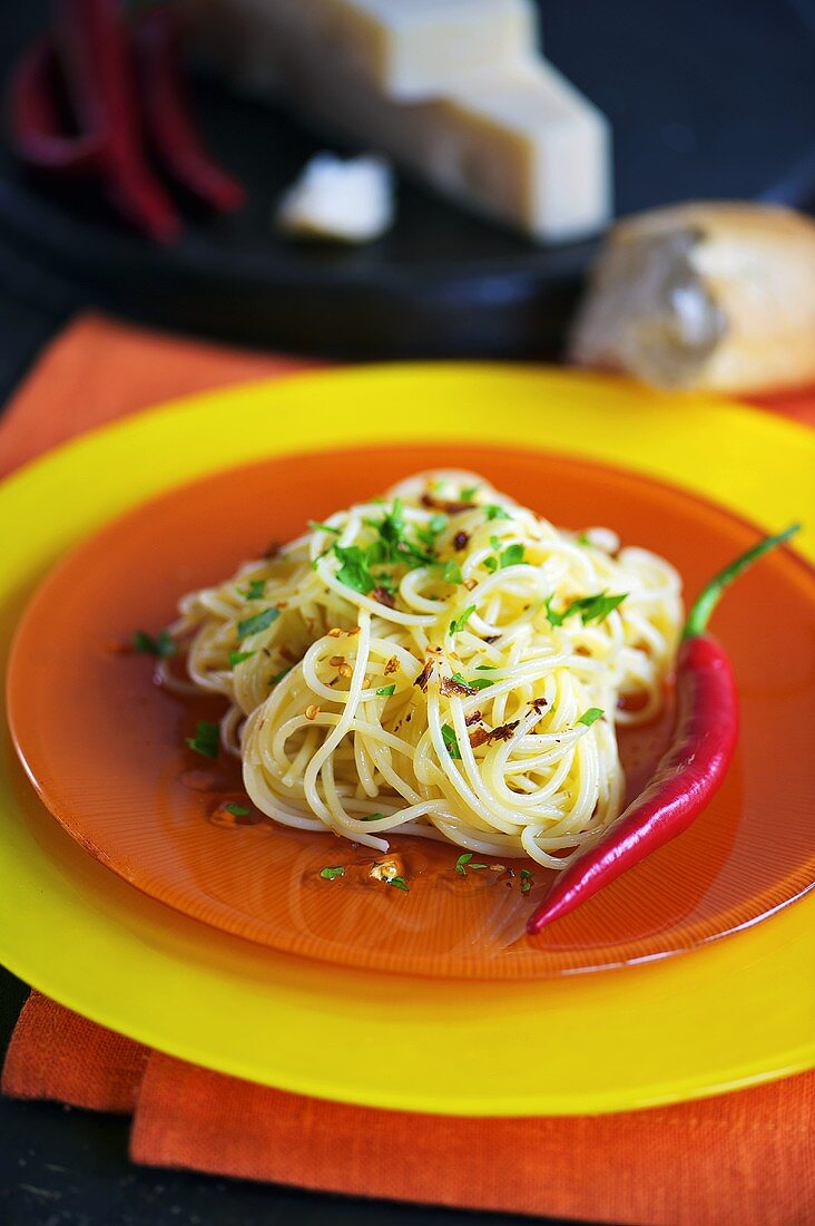 Spaghetti aglio olio with chilli peppers