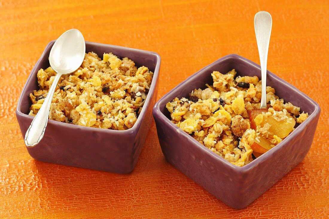 Plum crumble with oats and cornflakes