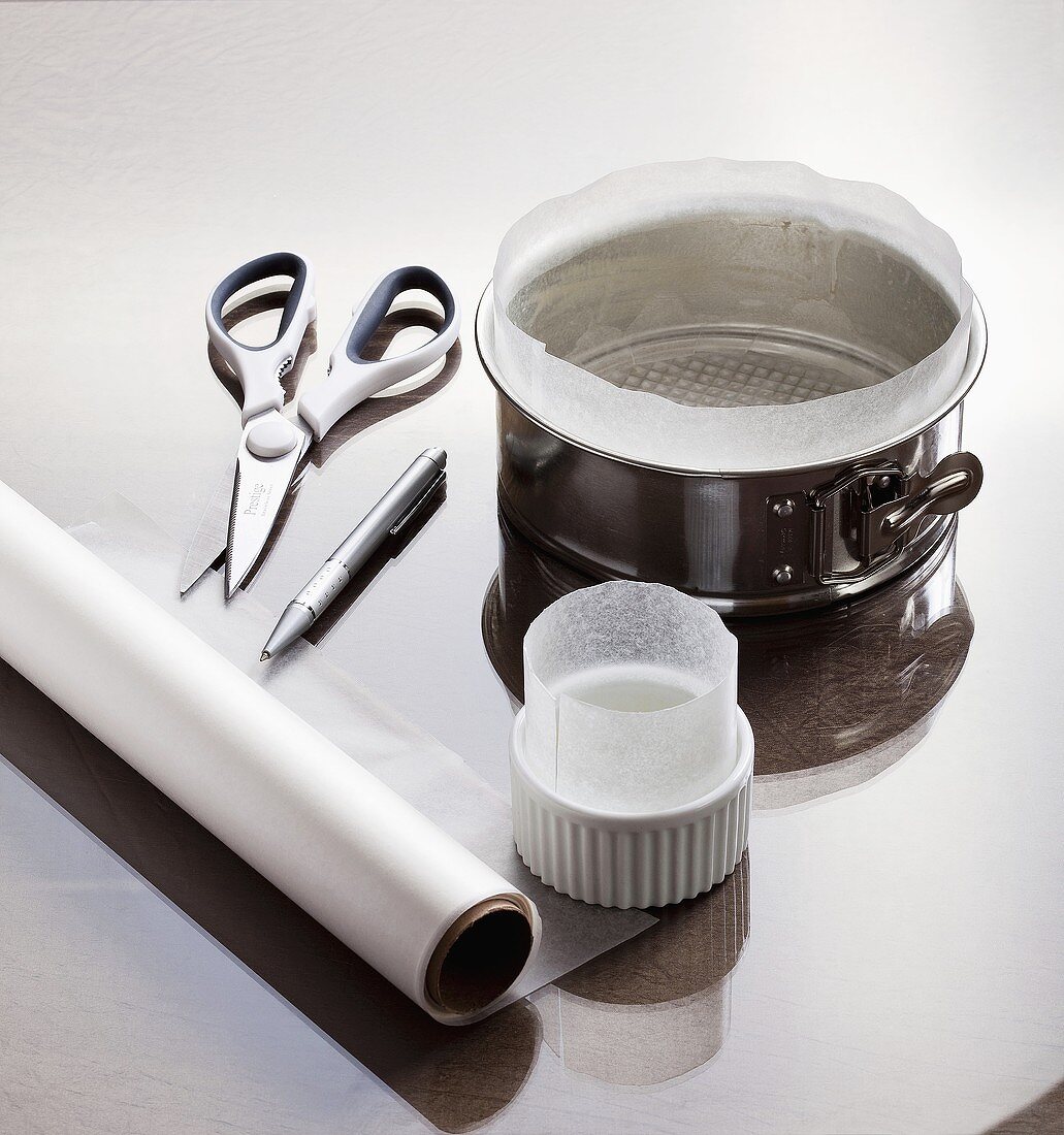 Cake tins lined with greaseproof paper