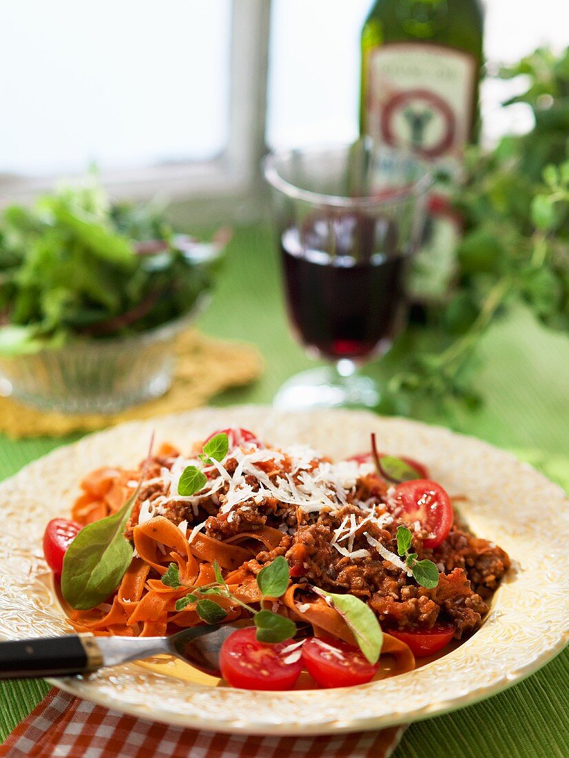 Tagliatelle al ragù (Bandnudeln mit Hackfleischsauce)