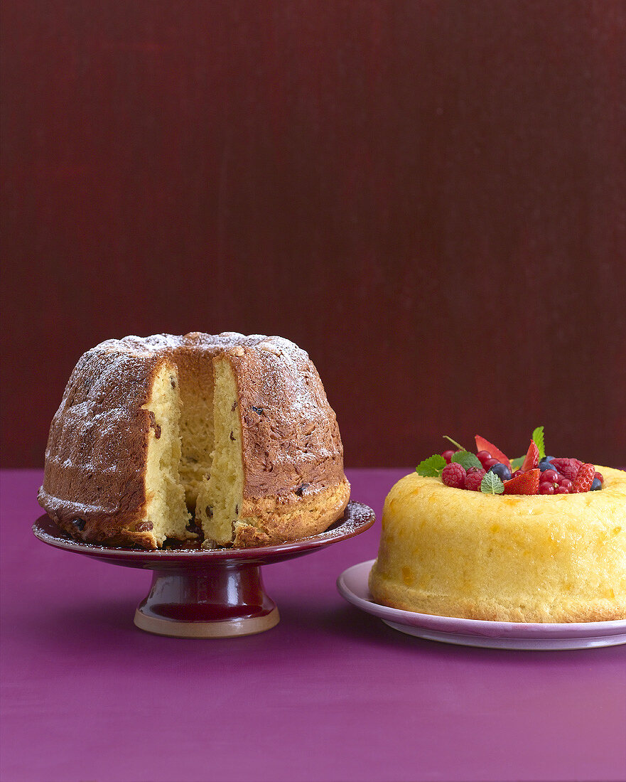 Almond and raisin gugelhupf and savarin with berries