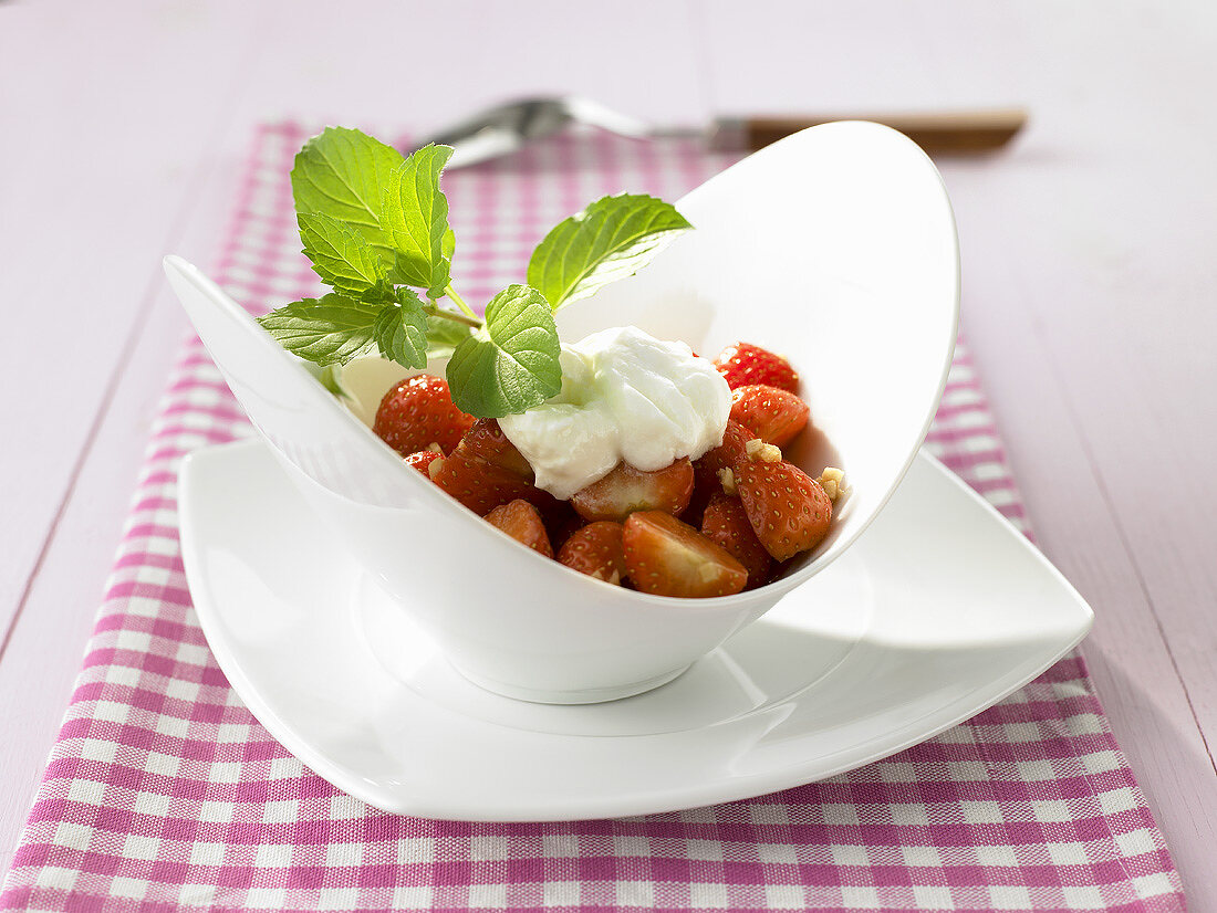 Marinated strawberries with soya yoghurt