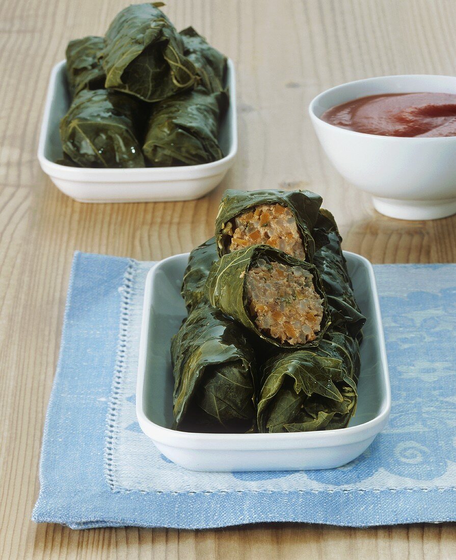 Sarmalute in foaie de vita (Stuffed vine leaves, Moldova)