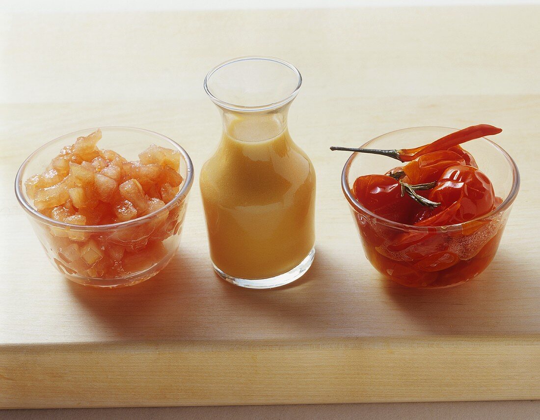 Tomaten concassée, Tomatenöl und gebackene Kirschtomaten