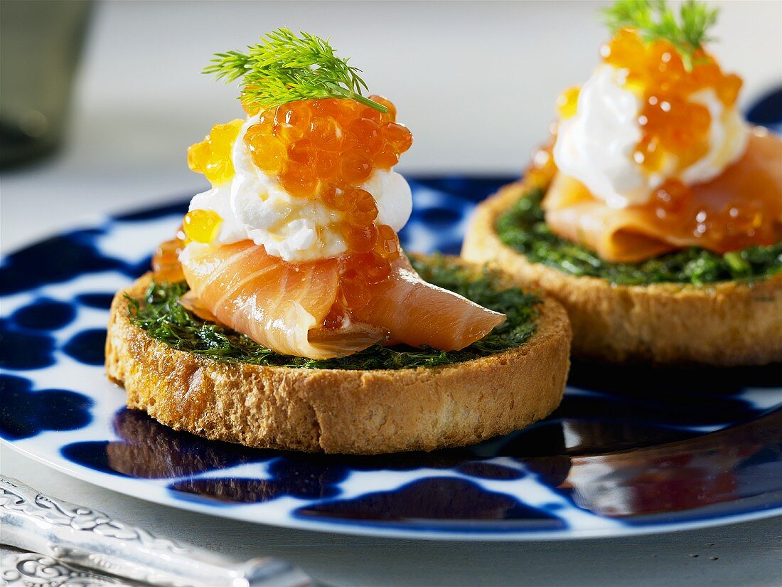 Smoked salmon with wasabi cream & dill on toasted brioches