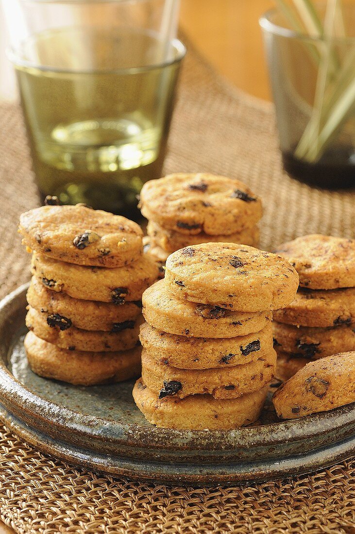 Parmesan and olive biscuits to serve with aperitifs
