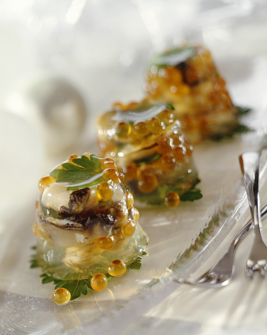 Oysters and salmon caviar in aspic