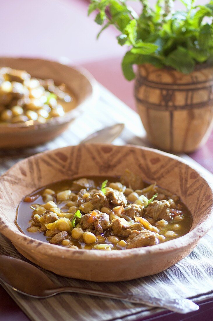 Harira mit Kichererbsen (Suppe mit Lammfleisch, Marokko)