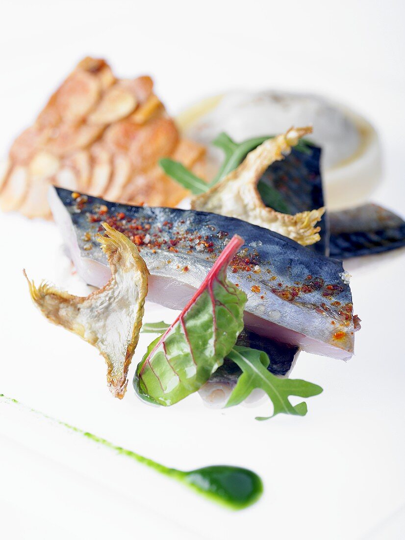 Mackerel with salad leaves